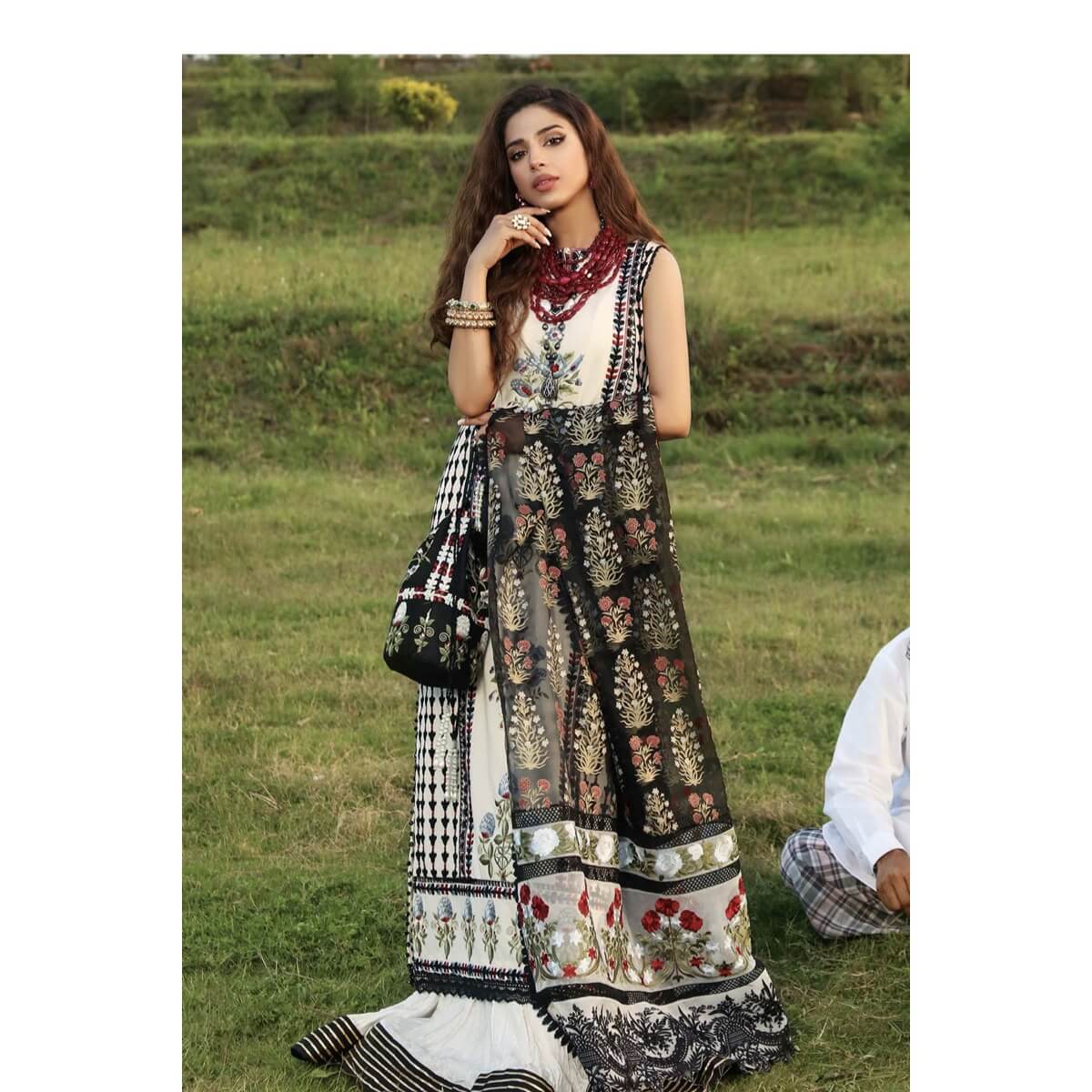 Crimson by Saira Shakira, Luxury Lawn, D8-A