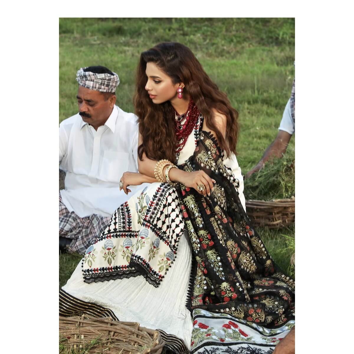 Crimson by Saira Shakira, Luxury Lawn, D8-A