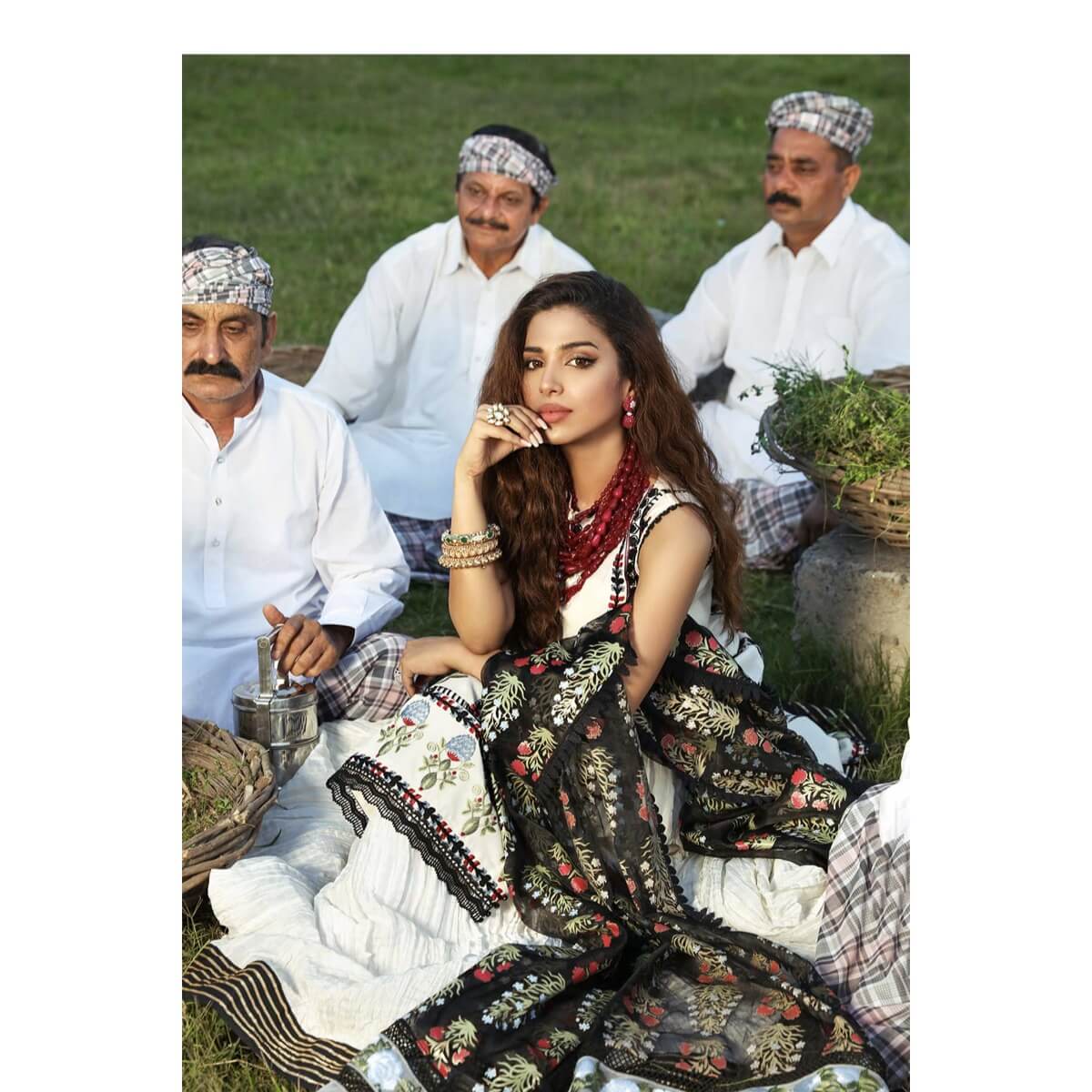 Crimson by Saira Shakira, Luxury Lawn, D8-A